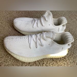 Adidas YEEZY *fake* white and cream fashion sneakers